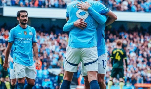  哈兰德双响救主，曼城逆转热刺稳居第一  