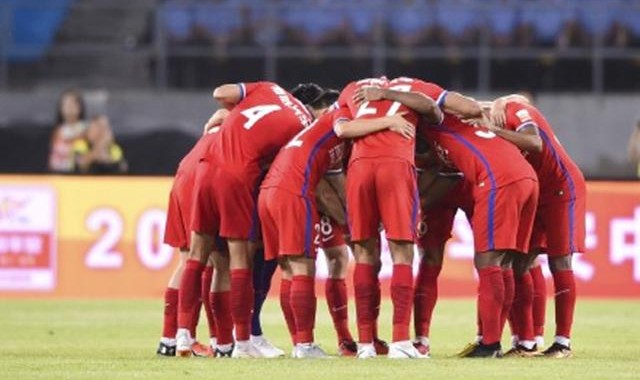  亚眠主场遭遇惨败打击，保级形势愈发严峻紧迫  