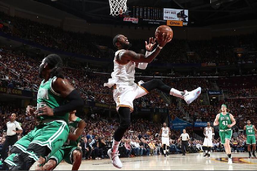  米切尔压哨跳投助骑士完成15分惊天逆转